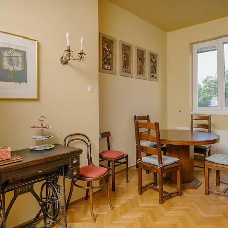Barons Heritage In Center Апартаменты